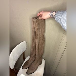 Women’s Steve Madden Over the Knee Tan Suede Boots- Size 8